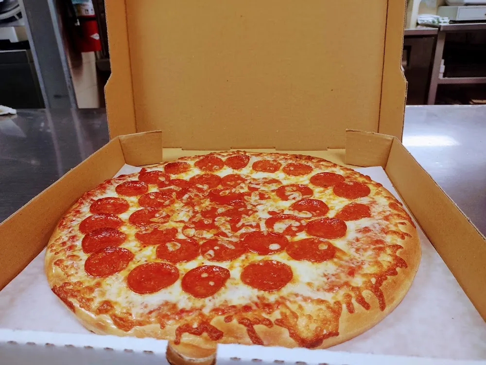 lg Pepperoni Pizza